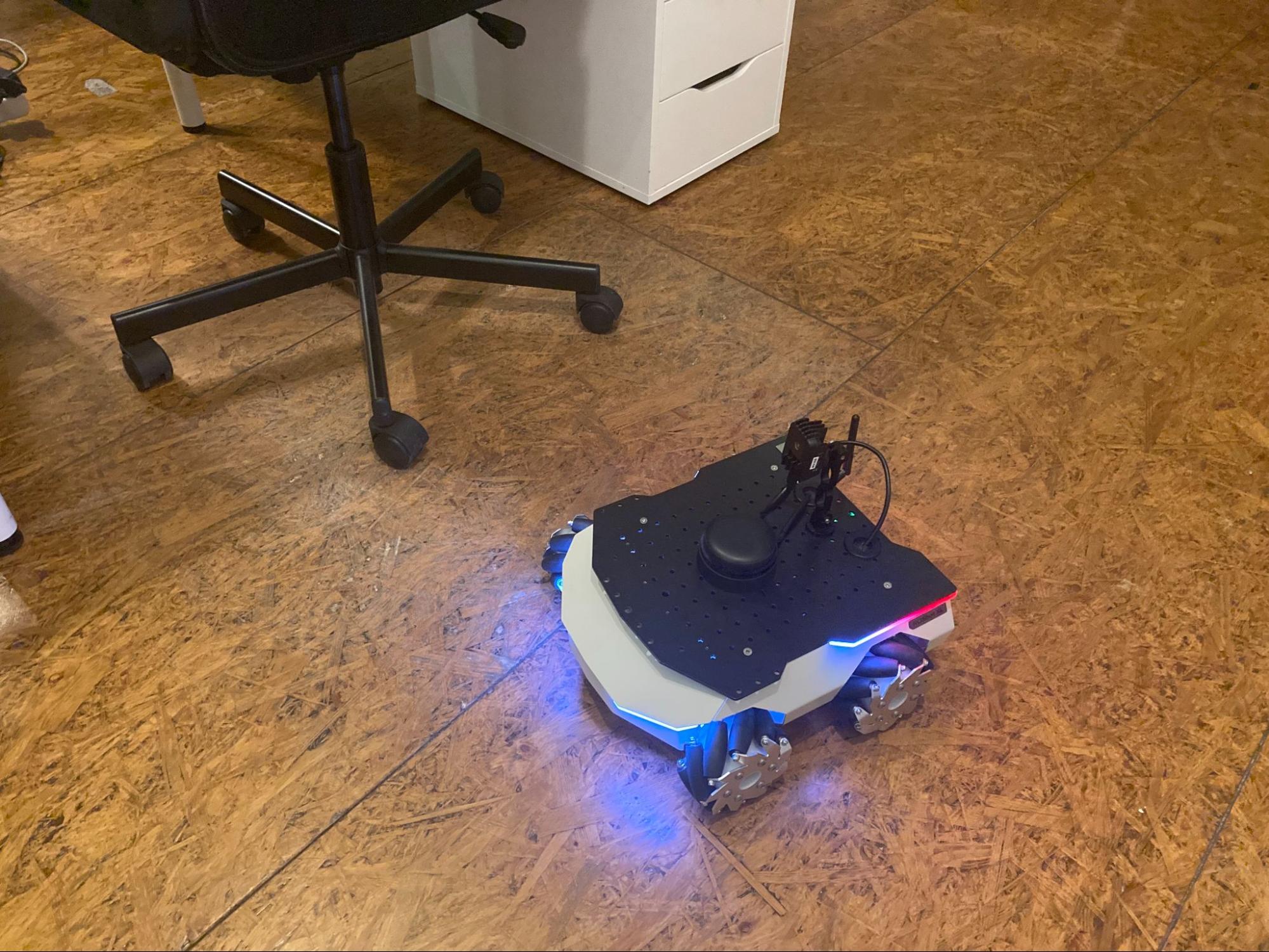 ROSbot XL with Luxonis Camera